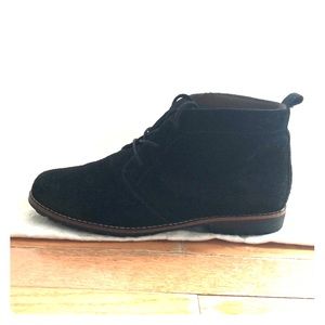 White Mountain Black Lace Up Suede Bootie